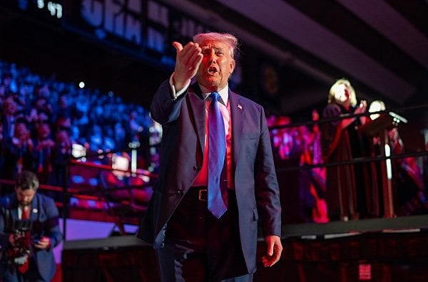 President Donald Trump delivers the Commencement address at the graduation ceremony for the University of Alabama, Thursday, May 1, 2025, at Coleman Coliseum in Tuscaloosa, Alabama. (Official White House photo by Daniel Torok)