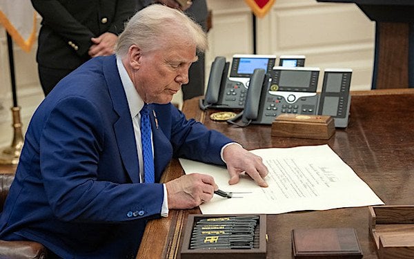 (Official White House photo by Daniel Torok)