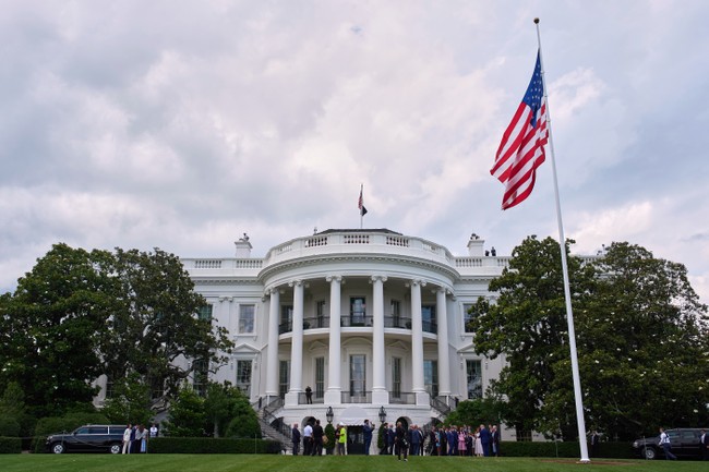 White House to Examine and Review Smithsonian Exhibitions