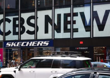New Owners' Centrist Edict at CBS News Roils Reportorial Ranks