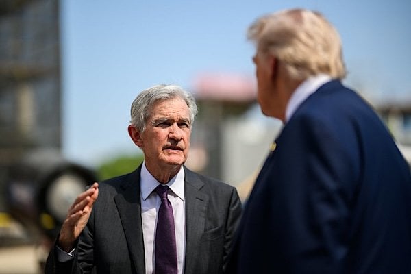 President Donald Trump speaks to Fed Chair Jerome Powell during a tour of the Federal Reserve in Washington, D.C., Thursday, July 24, 2025. (Official White House photo by Daniel Torok)