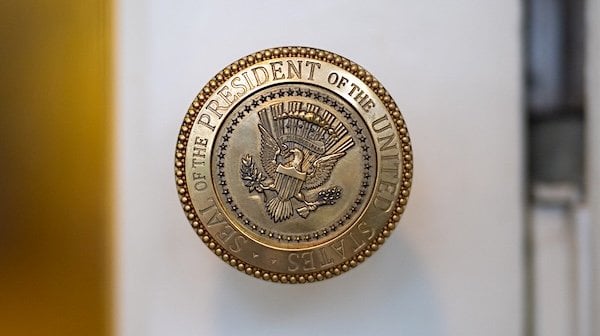 President Donald Trump meets with Vice President JD Vance and Susie Wiles, Friday, July 18, 2025, in the Oval Office. (Official White House photo by Daniel Torok)