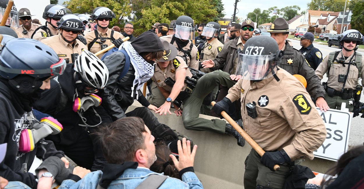 Two Conservative Journalists Report on the War Against ICE in Chicago