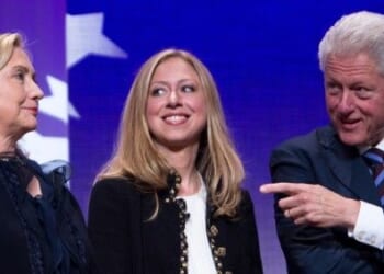 Hillary, Chelsea and Bill Clinton
