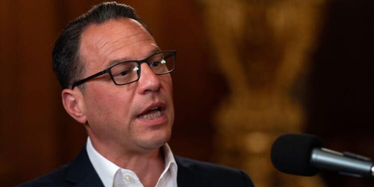 Gov. Shapiro Claims Voters Are Tired of Trump's ‘Extremism’