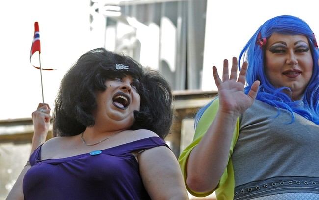 CA Public High School Reportedly Rents Itself Out for Foot-Licking, Drag Queen Videos – RedState