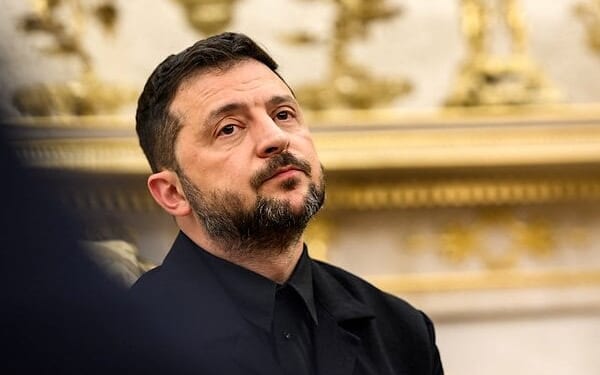 President Donald Trump participates in a bilateral meeting with President Volodymyr Zelensky of Ukraine, Monday, Aug. 18, 2025, in the Oval Office. (Official White House photo by Daniel Torok)