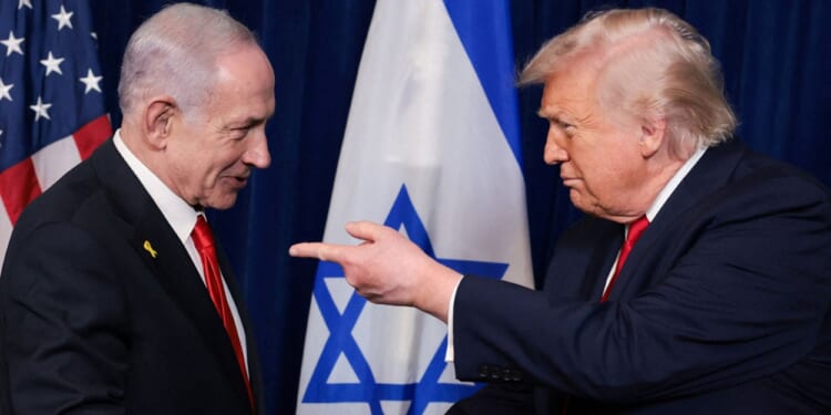 Trump Urges Hamas to Disarm After Meeting Netanyahu