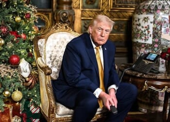 President Donald Trump and First Lady Melania Trump make NORAD Santa tracker calls from Mar-a-Lago in Palm Beach, Florida, Wednesday, Dec, 24, 2025. (Official White House photo by Daniel Torok)