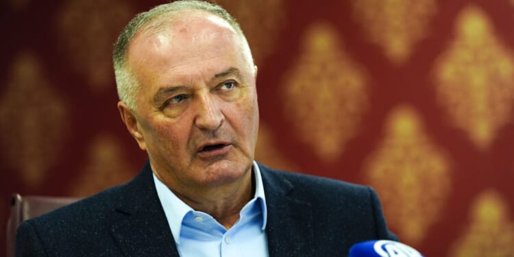 US is Touting Bosnian Defense Minister Supporting Iran