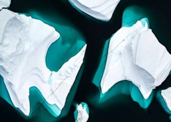 Icebergs in Greenland (Unsplash)