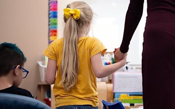 (Official White House photo by Andrea Hanks)