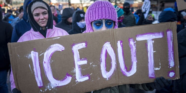 Major Hotel in Minneapolis Accused of Refusing Service to ICE