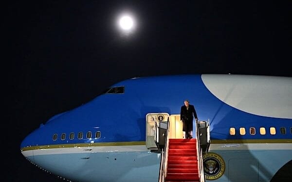 President Donald Trump disembarks Air Force One under a 97% waning gibbous moon, on Sunday, Jan. 4, 2026, at Joint Base Andrews, Maryland. (Official White House photo by Molly Riley)
