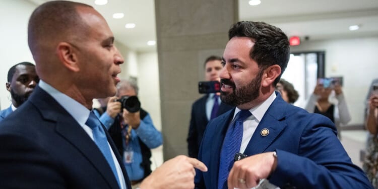 New York Judge Orders Redrawn House Map, Dems Applaud