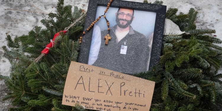 Video Shows Alex Pretti Attacked Federal Agents