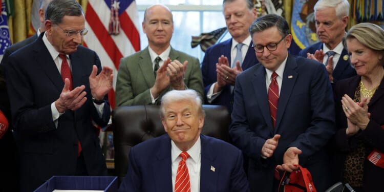 GOP Builds Fundraising Lead While Democrats in Debt