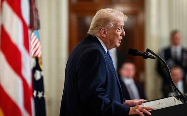 President Donald Trump attends the National Governors Association breakfast in the State Dining Room, Friday, Feb. 20, 2026. (Official White House photo by Daniel Torok)