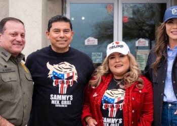 Immigrant-Owned Arizona Restaurant Defies 'ICE Out' Protest