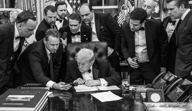 A Picture Is Worth a Thousand Words — the Already-Iconic Photos From the WHCD Assassination Attempt – RedState