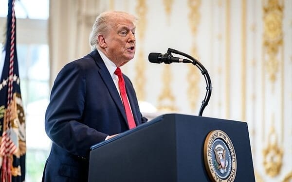 President Donald Trump participates in a Southern Boulevard dedication ceremony, Friday, Jan. 16, 2026, at the Mar-a-Lago Club in Palm Beach, Florida. (Official White House photo by Daniel Torok)