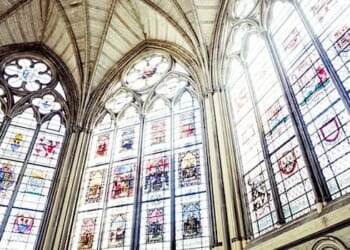 Westminster Abbey in England (Photo by Jenny Marvin on Unsplash)