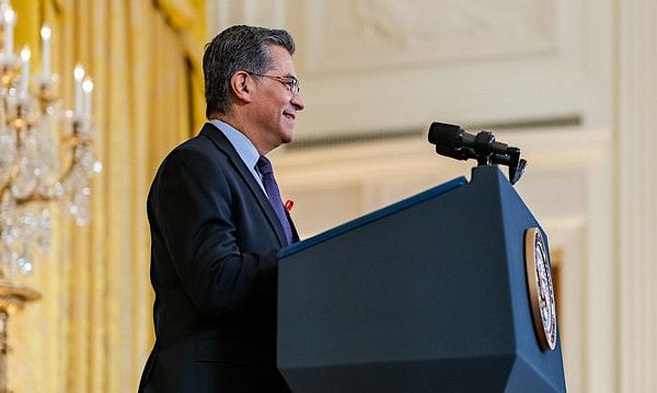 HHS Secretary Xavier Becerra delivers remarks during a World AIDS Day event, Wednesday, Dec. 1, 2021, in the East Room of the White House. (Official White House photo by Cameron Smith)