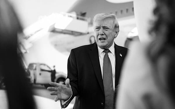 President Donald J. Trump boards Air Force One at Palm Beach International Airport in West Palm Beach, Florida, on Monday, March 23, 2026, en route Memphis, Tennessee. (Official White House photo by Molly Riley)