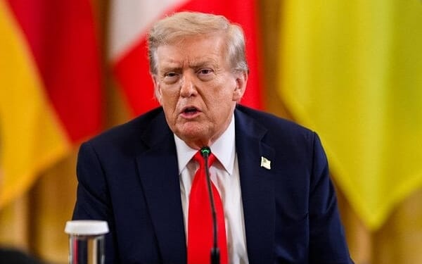 President Donald Trump hosts a multilateral meeting with President Volodymyr Zelensky of Ukraine and European leaders, Monday, Aug. 18, 2025, in the East Room of the White House. (Official White House photo by Daniel Torok)