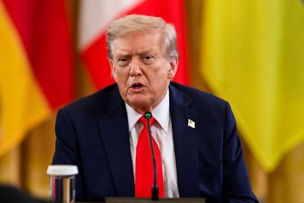 President Donald Trump hosts a multilateral meeting with President Volodymyr Zelensky of Ukraine and European leaders, Monday, Aug. 18, 2025, in the East Room of the White House. (Official White House photo by Daniel Torok)