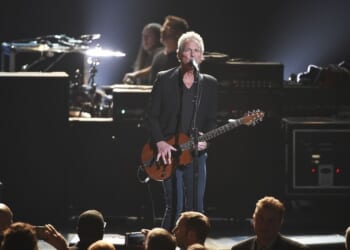Lindsey Buckingham Targeted by Female Stalker in LA Substance Assault – RedState