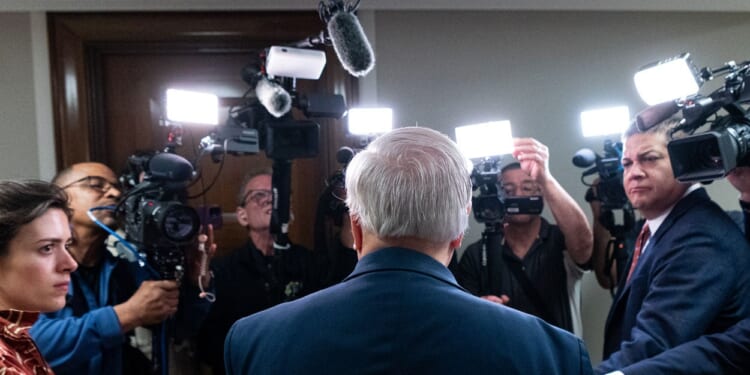 TMZ Brings Paparazzi Treatment to Congress During Spring