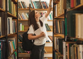 The Crisis in Higher Education and the Collapse of Colleges in US