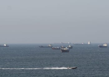 Trump Renews Iran Threats, Sends Envoys for Renewed Talks