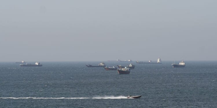 Trump Renews Iran Threats, Sends Envoys for Renewed Talks