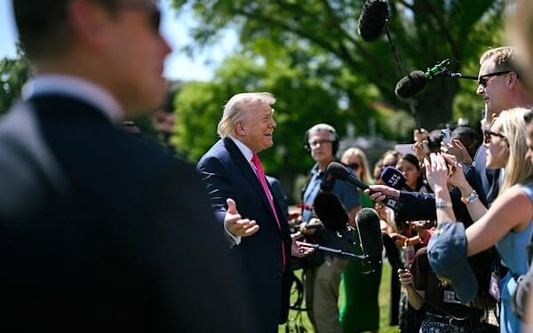President Donald J. Trump speaks with members of the media before boarding Marine One on the South Lawn of the White House, Thursday, April 16, 2026, en route Joint Base Andrews for a trip to Las Vegas. (Official White House photo by Molly Riley)