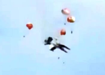 2 Navy jets collide (video screenshot)