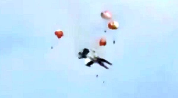 2 Navy jets collide (video screenshot)