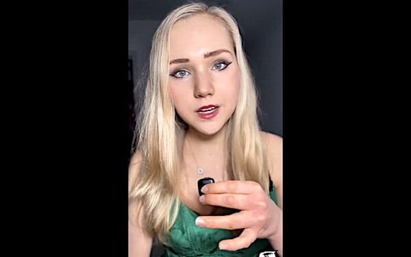 Naomi Seibt (Video screenshot)