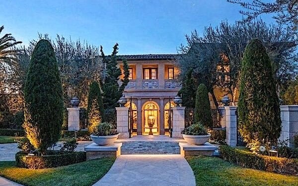 Jamshid Ghomi's mansion in Newport Beach, California (U.S. Justice Department photo)