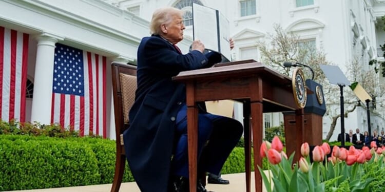 Federal court hands win to Trump in war over tariffs * WorldNetDaily * by WND Staff