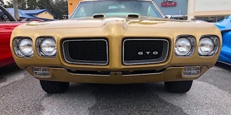 Watch Trump sign executive order giving you right to fix your own car without penalty * WorldNetDaily * by WND Staff