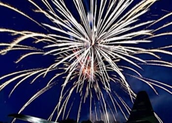 Firework collides with commercial airline flight on 4th of July * WorldNetDaily * by Joe Kovacs