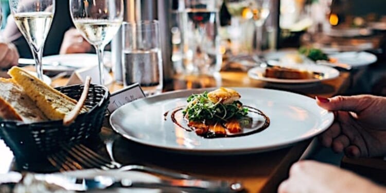 Support explodes for restaurant owner fining parents for naughty children * WorldNetDaily * by WND Staff