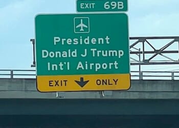 Did United offer free destination changes to flyers offended by Donald J. Trump Airport? * WorldNetDaily * by Bob Unruh