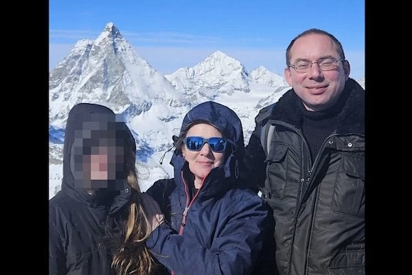 Johan Enting and Mathilda Diemel with their daughter (Facebook)