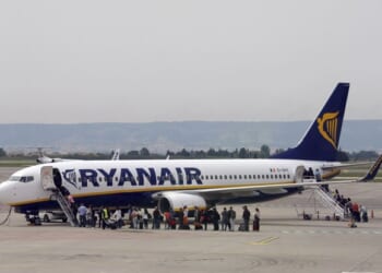 Woman Hangs on to Husband As He's Sucked Halfway Out Airplane Window – RedState
