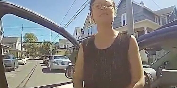 Unhinged ‘karen’ has hands-on lesson in following police instructions * WorldNetDaily * by Bob Unruh