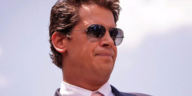 ICE takes provocateur Milo Yiannopoulos into custody, faces deportation * WorldNetDaily * by WND Staff