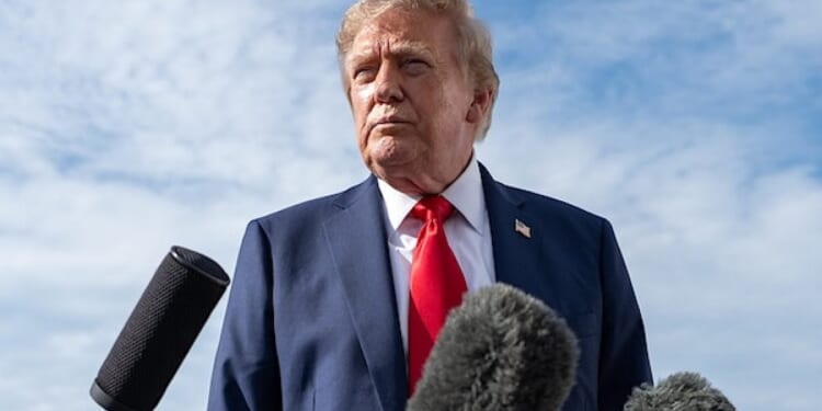 ‘Don’t fire!’ Trump reveals ‘best’ reporter at network that’s in a ‘DEATH SPIRAL’ * WorldNetDaily * by Joe Kovacs
